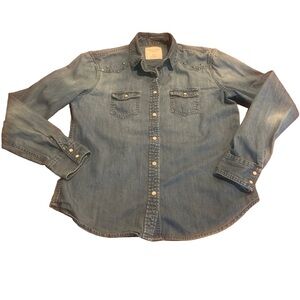 American Eagle Women’s Denim Jean Snap From Studded Western Shirt Size Medium